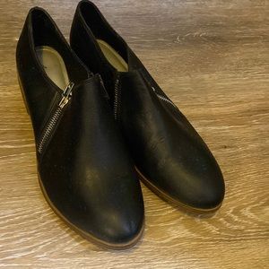 American eagle women’s low heel booties size 11